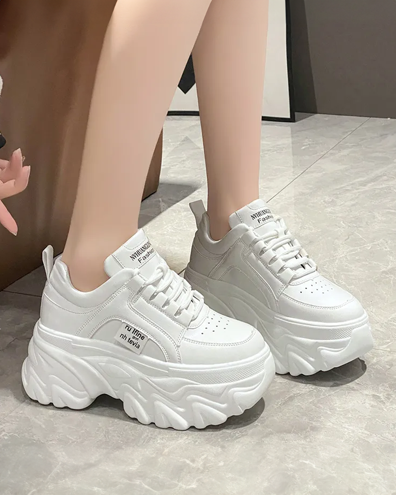 Women&#39;s thick sole sneakers