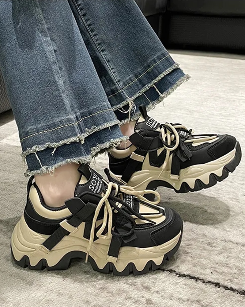 Women&#39;s thick-soled sneakers