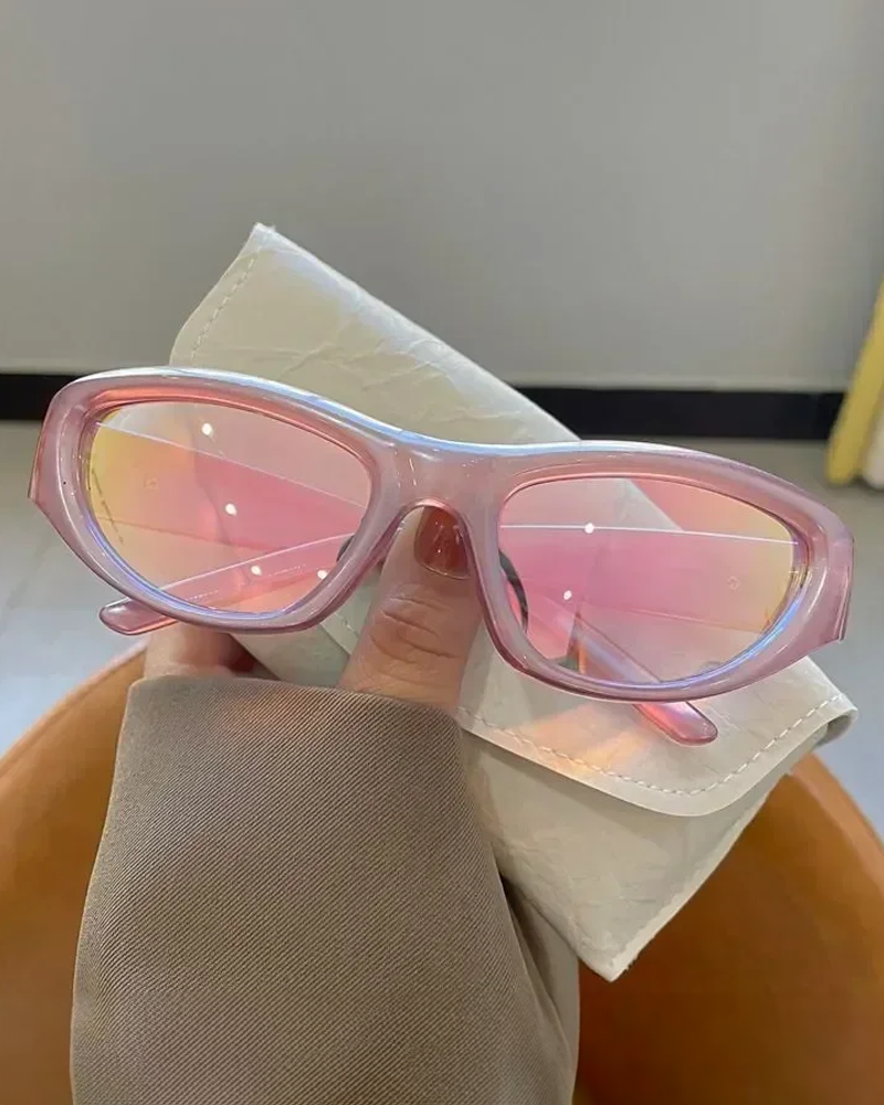 Women&#39;s pink sunglasses