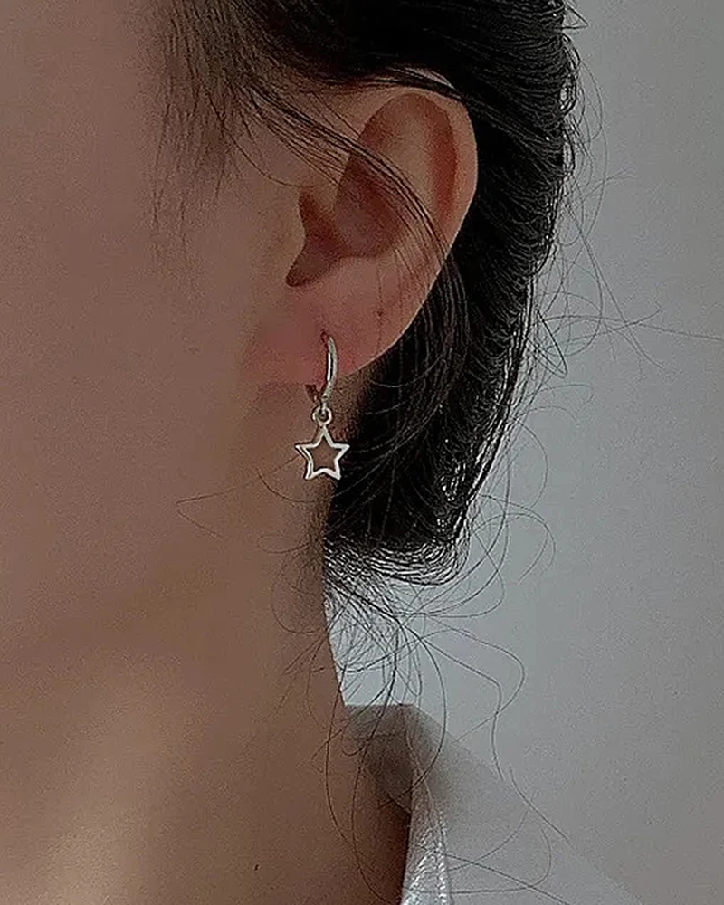 Women&#39;s star earrings