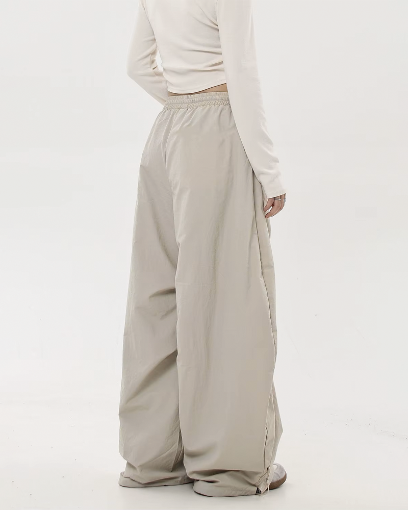 Women&#39;s oversized tracksuit pants