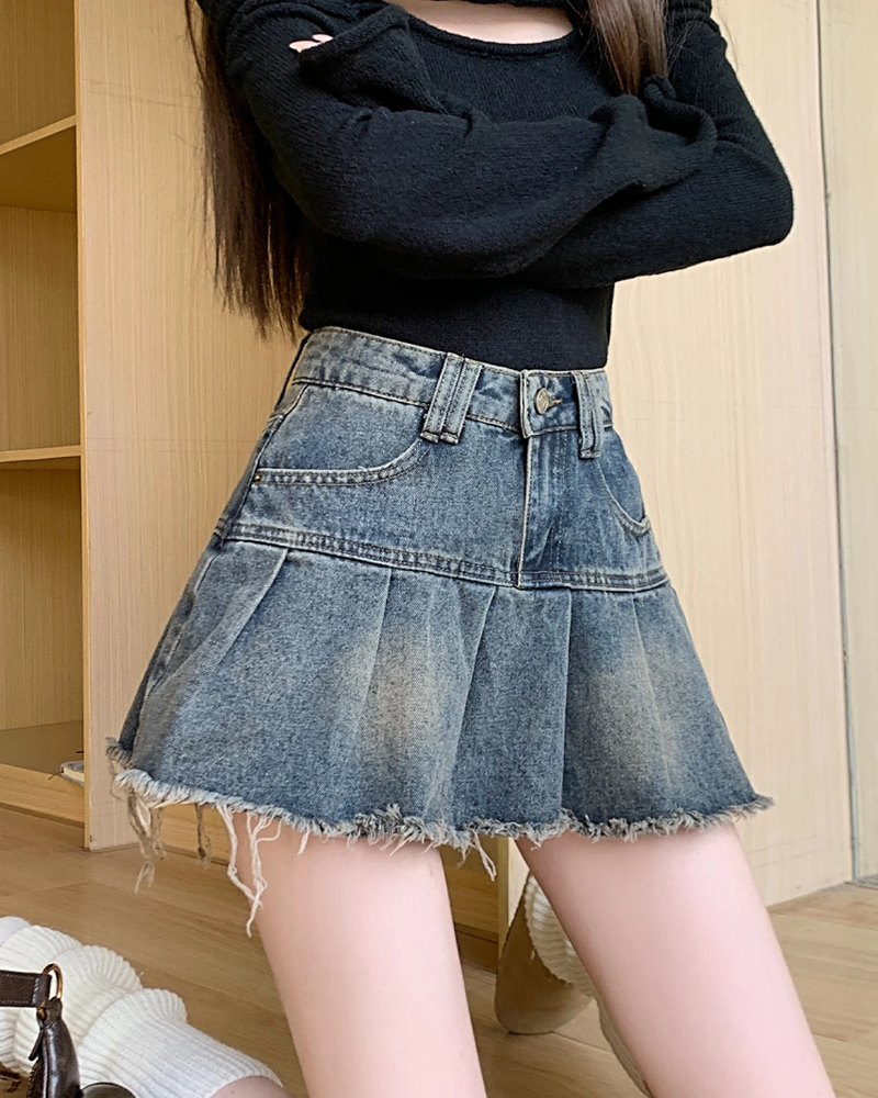 Women&#39;s denim mini skirt