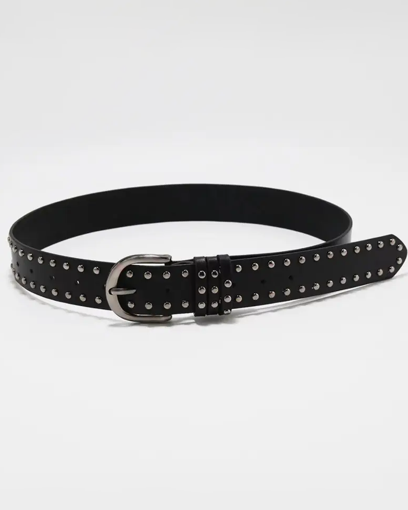 Women&#39;s studded belt