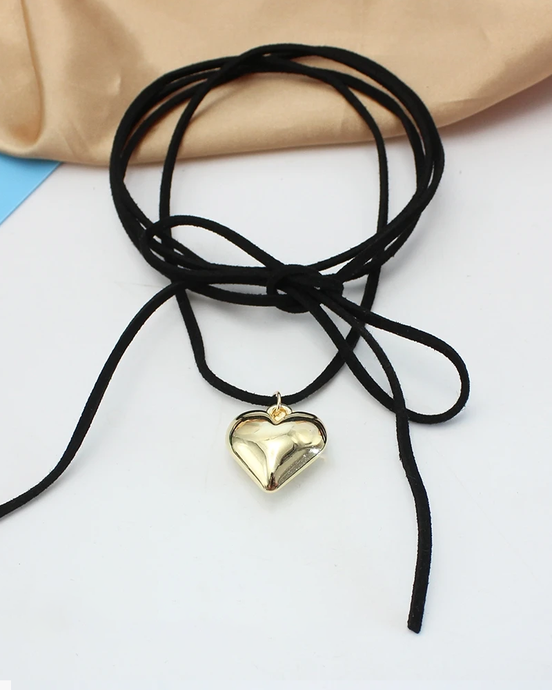 Cord necklace heart