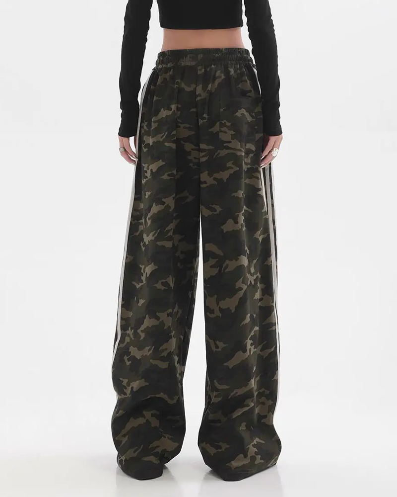 Women&#39;s military tracksuit