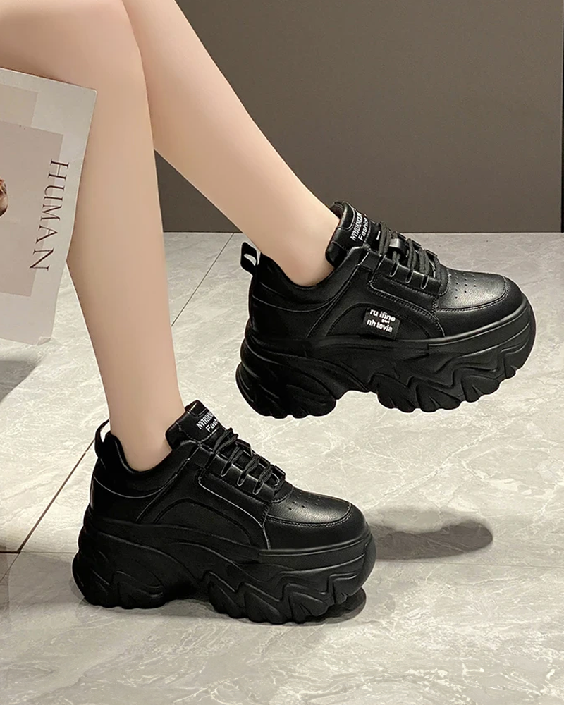 Women&#39;s thick sole sneakers