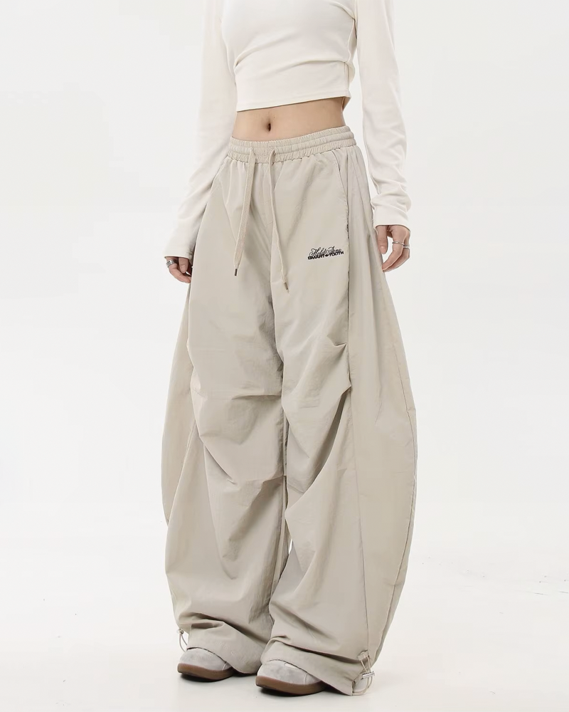 Women&#39;s oversized tracksuit pants