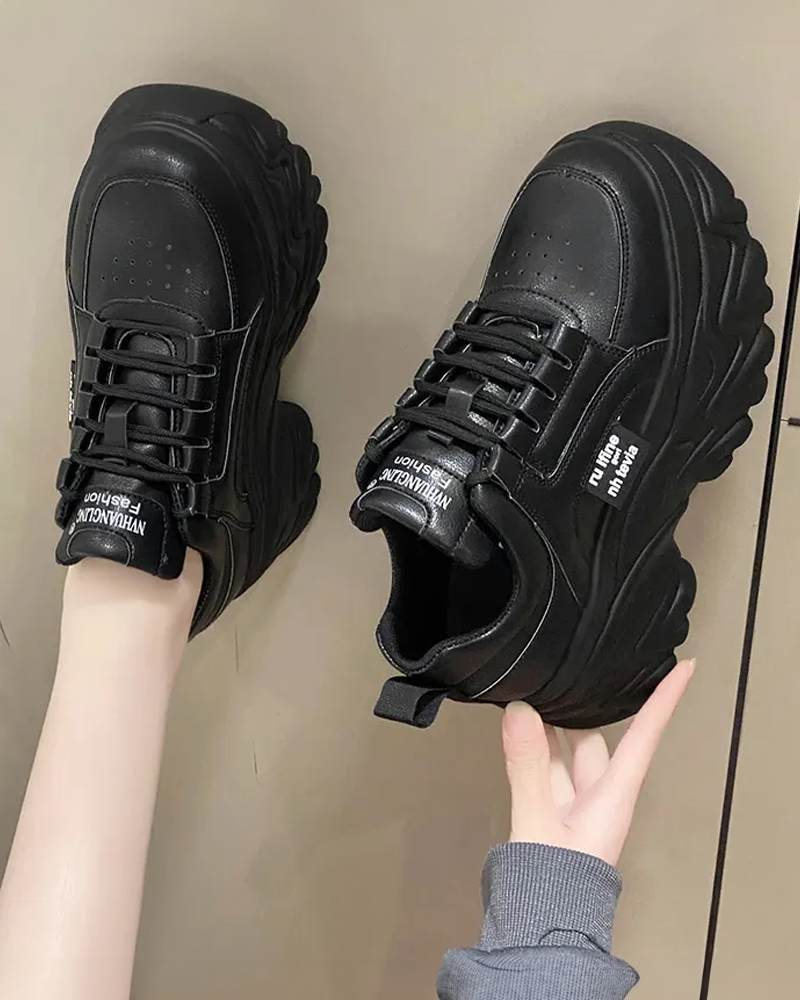 Women&#39;s thick sole sneakers