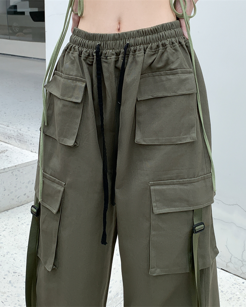 Women&#39;s baggy cargo pants