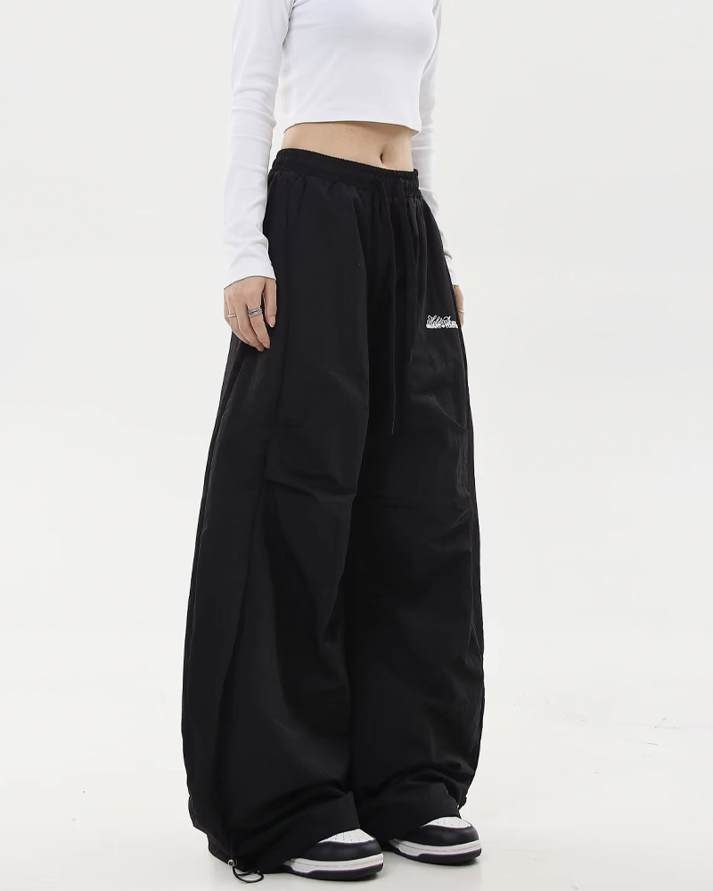 Women&#39;s oversized tracksuit pants