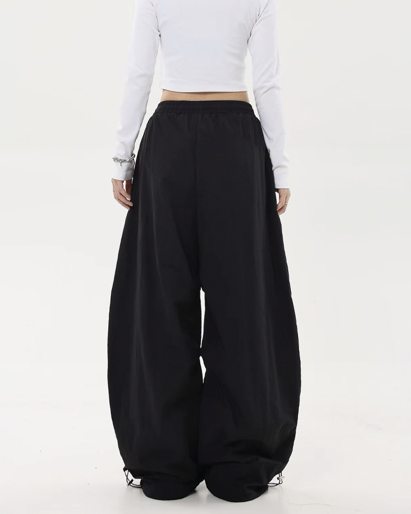 Women&#39;s oversized tracksuit pants