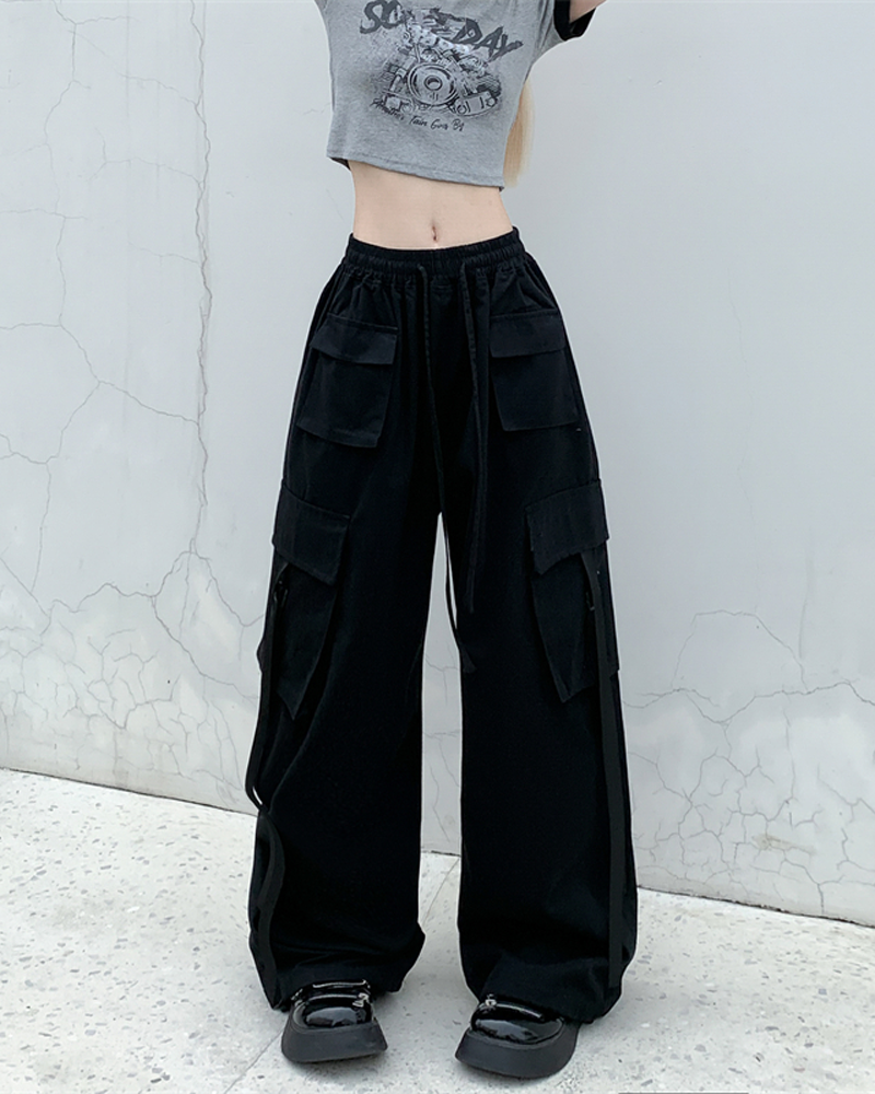 Women&#39;s baggy cargo pants