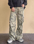 Camouflage baggy jeans