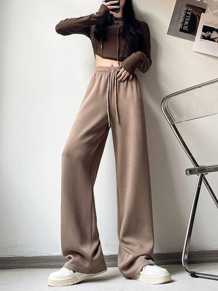 Wide jogging pants